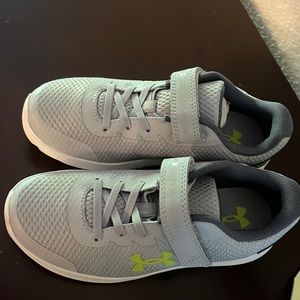 Boys UnderArmour sneakers